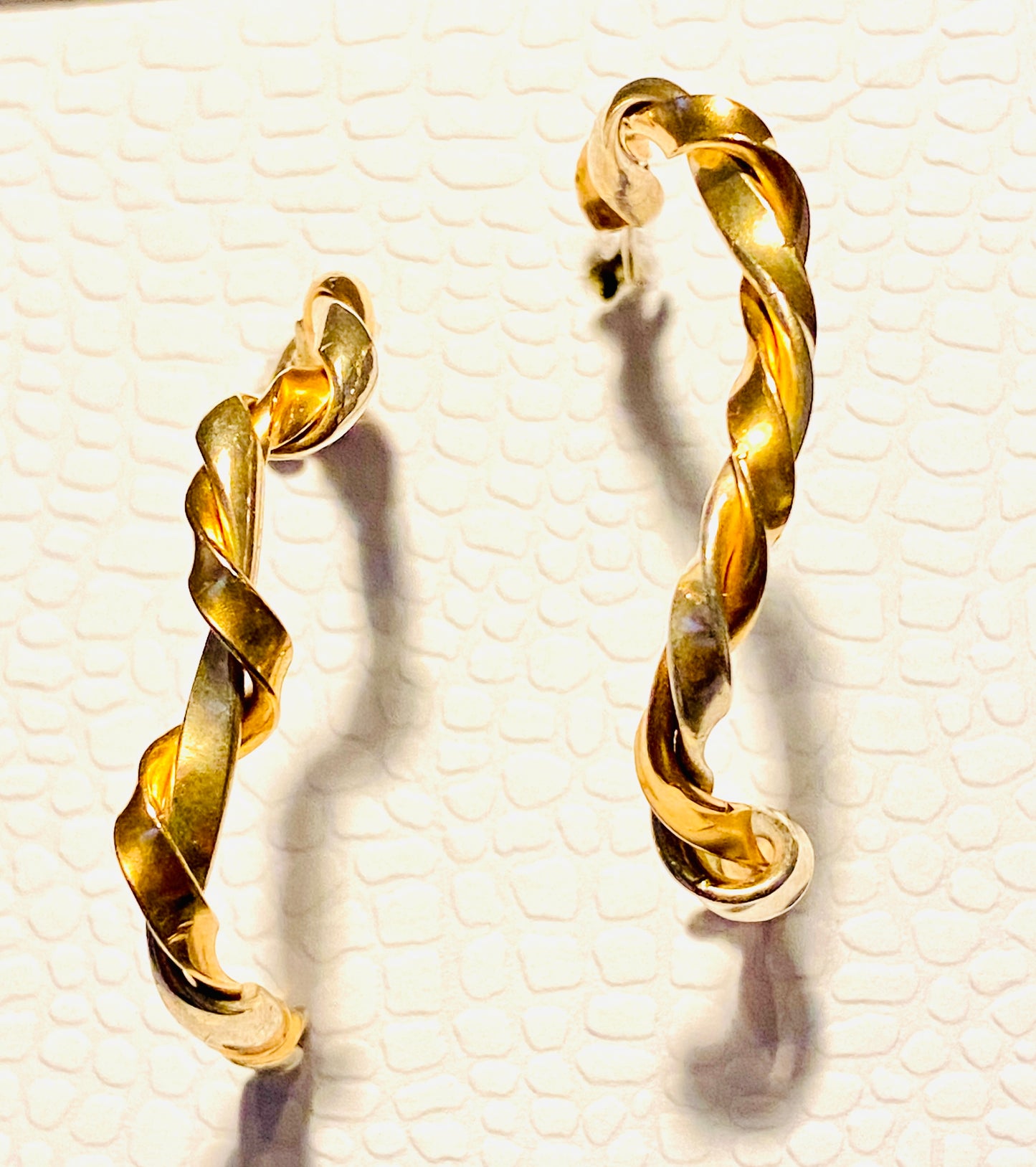 Twist on a hoop earrings